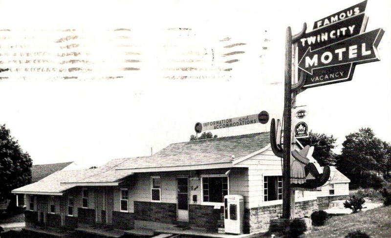 Twin City Motel - Vintage Postcard (newer photo)